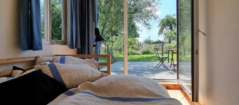 Pomeranian Bay Cabin, fireplace, SUP's - large fenced garden