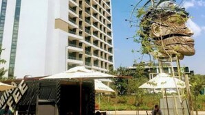 Unclassified image, 4 of 7, button - Menlyn Marble Print Apartment (Pretoria)