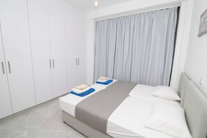 5 bedrooms, iron/ironing board, travel cot, WiFi