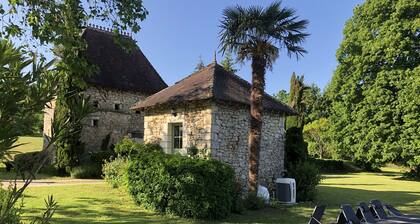 Villa Le Creyssac - 8 people - Magnificent garden and swimming pool