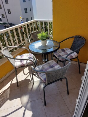 Outdoor dining - APARTMAN IVANA (Makarska)