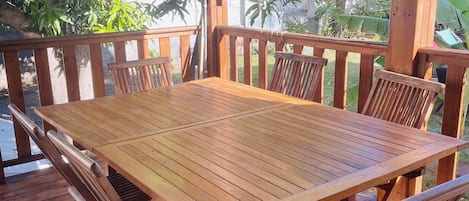Outdoor dining