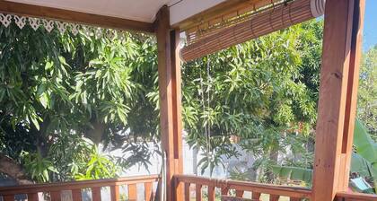 Villa les dodos 1, center of la saline les bains, 2 mn from the lagoon