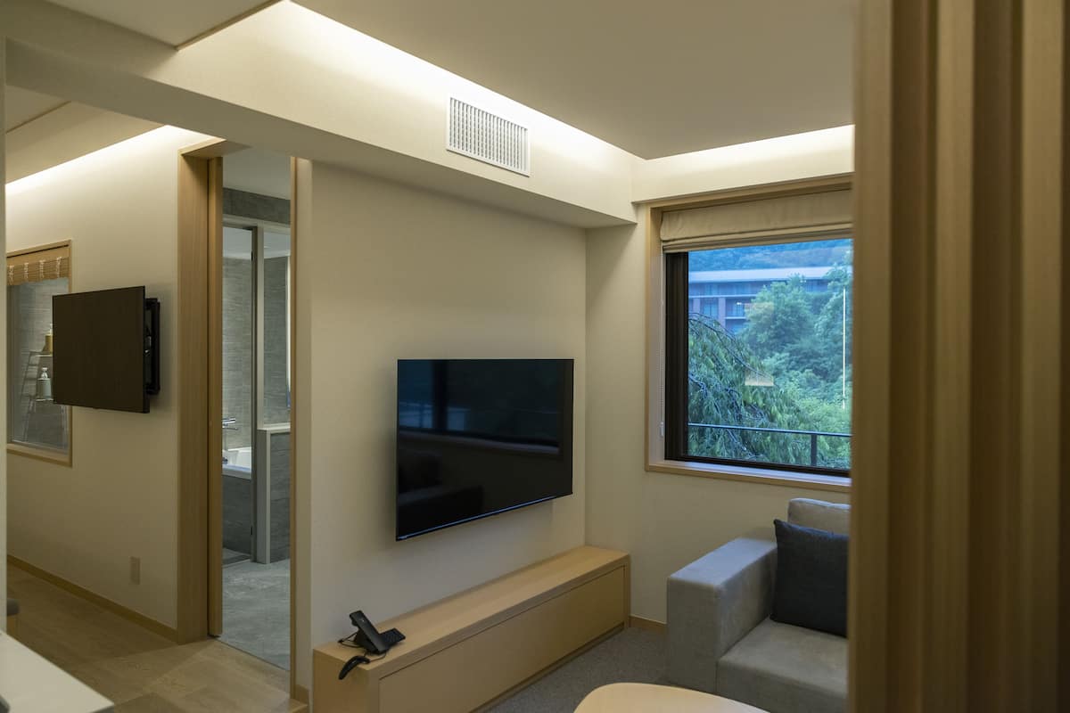 1 habitación y minibar con artículos gratuitos