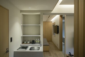 1 habitación y minibar con artículos gratuitos 