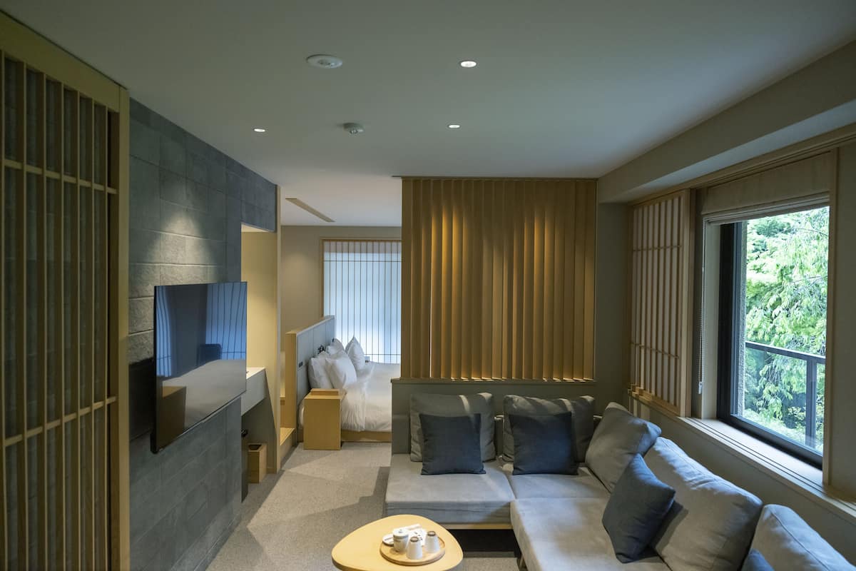 1 habitación y minibar con artículos gratuitos