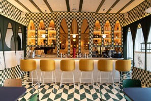 Rooftop bar - The Standard, Bangkok Mahanakhon (Bangkok)