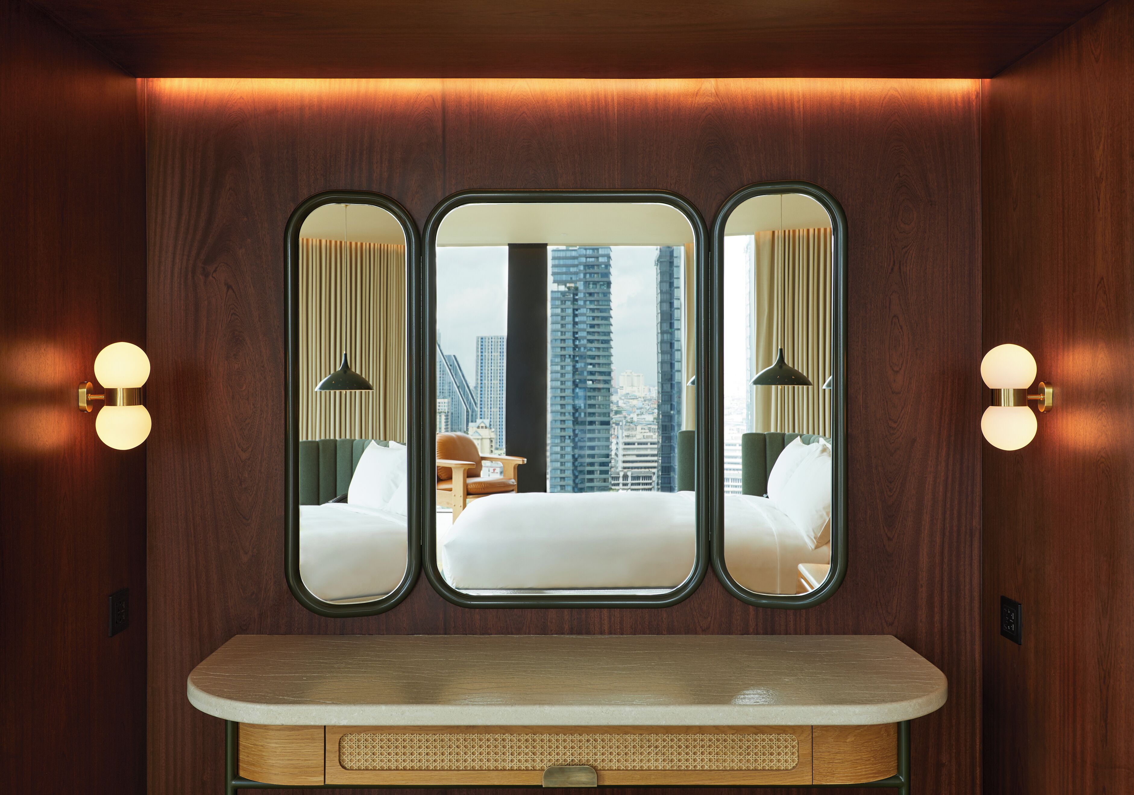 Photo - The Standard, Bangkok Mahanakhon