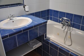Shower, jetted tub, hair dryer, towels
