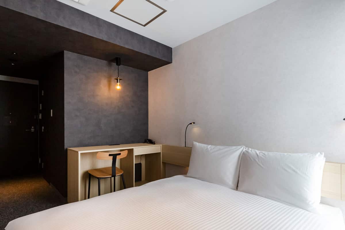 Double, Non Smoking | Down duvets, in-room safe, free WiFi, bed sheets