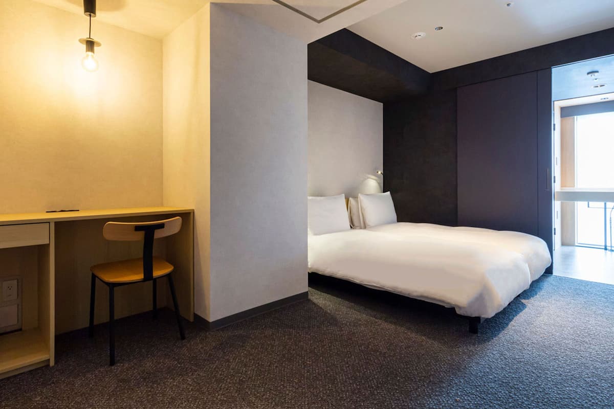 Superior Hollywood Twin, Non Smoking | Down duvets, in-room safe, free WiFi, bed sheets