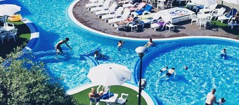 Appartement de villégiature avec piscine