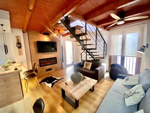 Smart TV, fireplace, video-game console - Charming CAL DOMÈNEC apartment - Pets welcome (Rialp)