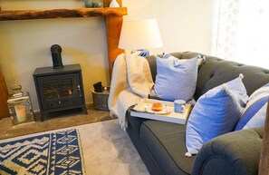 Cottage | Ruang tamu | Pendiangan