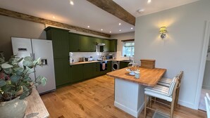 Cottage | Interior - Charming Atmospheric Cotswold Cottage (Swindon)
