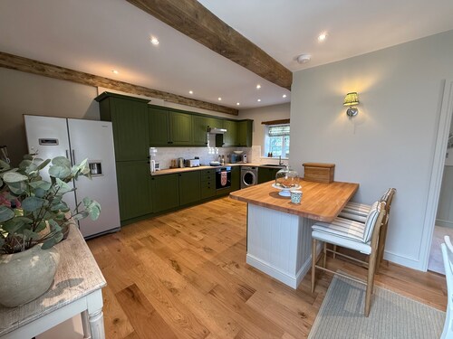 Charming Atmospheric Cotswold Cottage