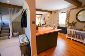 Cottage | Interior - Charming Atmospheric Cotswold Cottage (Swindon)