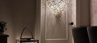 NEW Luxury 2 bed Cottage in the Historic City Winchester with private parking 