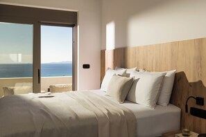 Surmatelas, coffres-forts dans les chambres, bureau, rideaux occultants