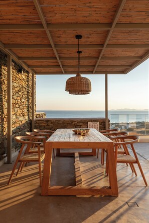 4 bedrooms, pillow-top beds, in-room safe, desk