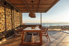 4 개의 침실, 필로우탑 침대, 객실 내 금고, 책상