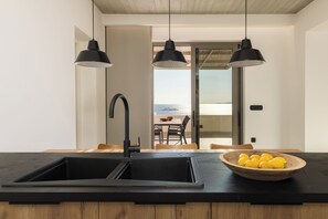 Pillowtop beds, in-room safe, desk, blackout drapes