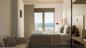 Surmatelas, coffres-forts dans les chambres, bureau, rideaux occultants