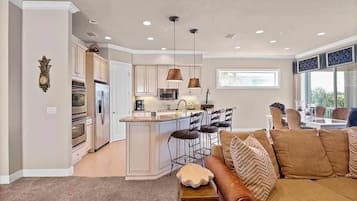 Smart TV, books, stereo