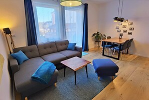 Una Smart TV, libros