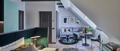 1 bedroom, in-room safe, iron/ironing board, free WiFi