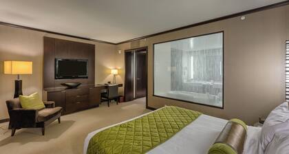 Biggest Penthouse at Vdara! 2 BR Stunning 270° Strip Views! Sleeps 7! 42nd Floor