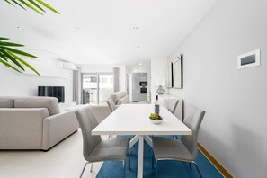 Dining - Lagos town centre apartment (Lagos)