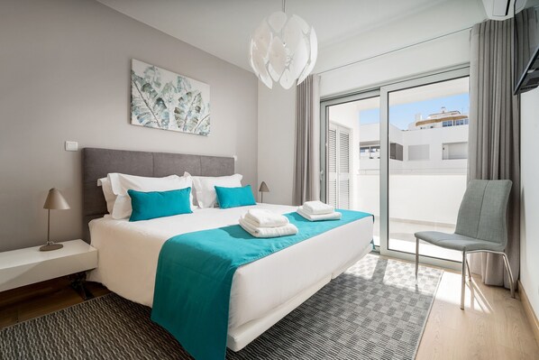 2 bedrooms, iron/ironing board, free WiFi, bed sheets - Lagos town centre apartment (Lagos)