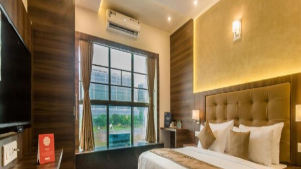 Deluxe Double Room | Desk, laptop workspace, bed sheets - Hotel BKC Inn Near Trade Centre, Visa Consulate (Mumbai)