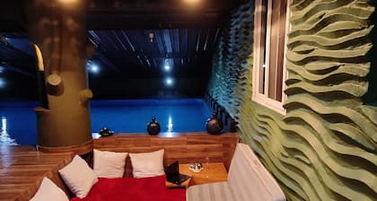 Brise cottage with private pool and pantry