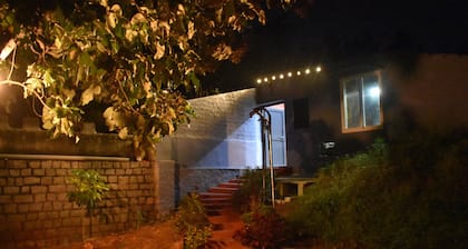 Brise cottage with private pool and pantry