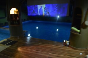 Indoor pool - Brise cottage with private pool and pantry (Hosapete)