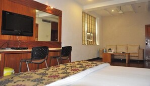 6 quartos, escrivaninha, Wi-Fi de cortesia, roupa de cama