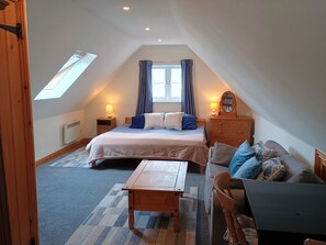 1 chambre, fer et planche à repasser, Wi-Fi gratuit, draps fournis