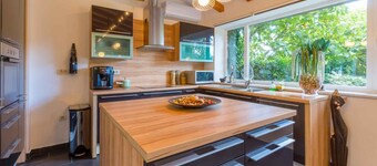 Holiday home mit Pool und Klimaanlage