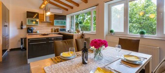 Holiday home mit Pool und Klimaanlage