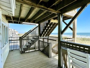 Terrace/patio - Comfy 4br,Oceanfront,Sm Dogs,PG2 (North Myrtle Beach)