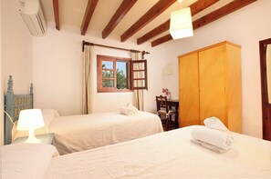 3 عدّة غرف نوم ومكواة/لوح كي وسرير سفر وواي فاي مجانًا