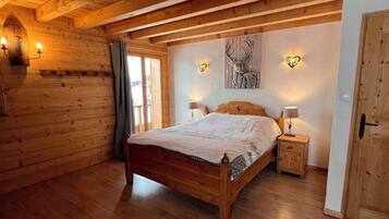 6 chambres, fer et planche à repasser, lit parapluie, Wi-Fi gratuit