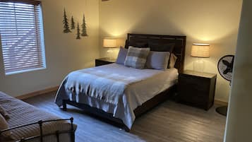 2 bedrooms, iron/ironing board, travel crib, free WiFi