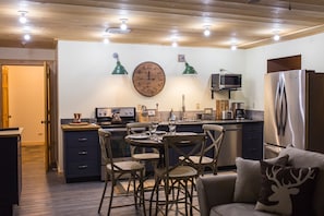 Interior - Beautiful 2-bedroom with private outdoor space.  5min walk to Main Street. (Lake Placid)