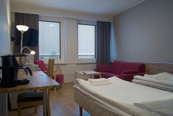 Twin Room | Desk, iron/ironing board, free WiFi, bed sheets - Forenom Aparthotel Kemi (Kemi)