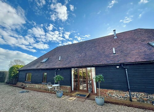 Spacious converted barn perfect for families!