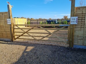 Property grounds - Spacious converted barn perfect for families! (Walberton)