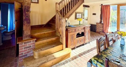Spacious converted barn perfect for families!